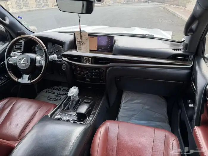 لكزس 2017 LX570 فل DD سعودي 34