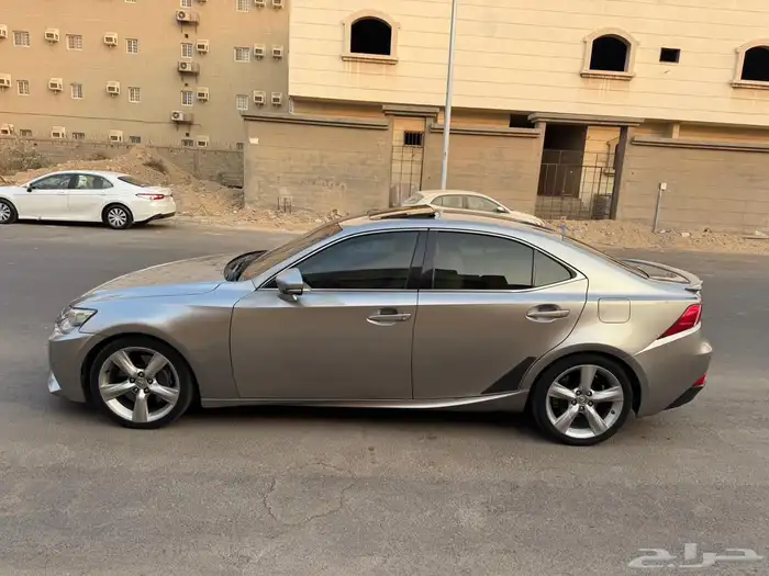 لكزس is350 2015 سعودي 4