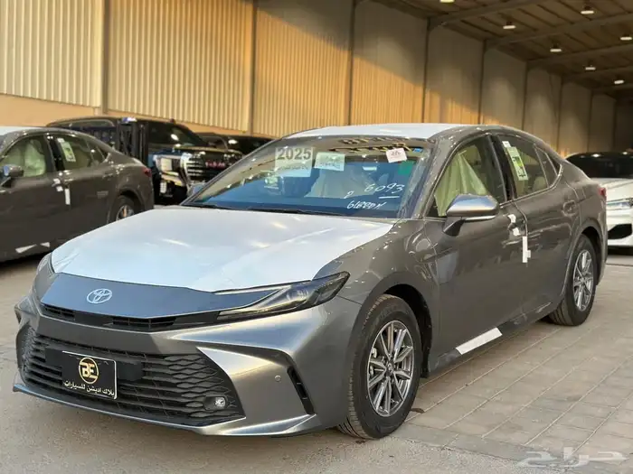 تويوتا كامري 2025 E 4