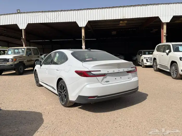 تويوتا كامري 2025 LEهايبرد 3