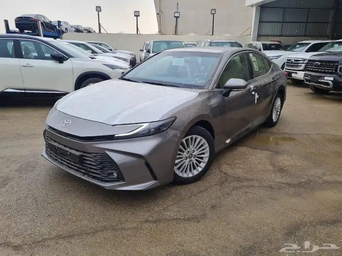 كامري E بلص هايبرد لون تيتانيوم كاش وأقساط 14