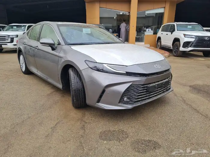 كامري E بلص هايبرد لون تيتانيوم كاش وأقساط 8
