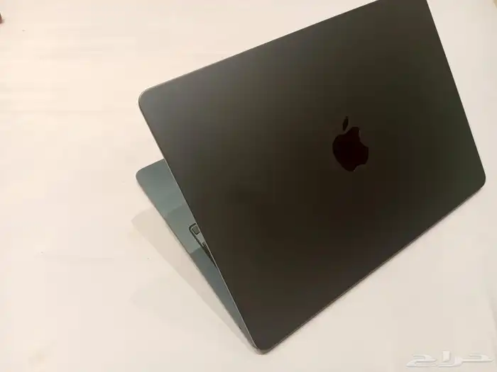 ماك بوك اير ام3 الرام 16 والقيقا 512 4