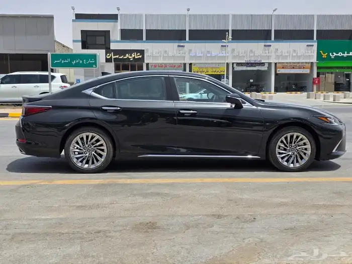 لكزس ES 350. ألساير DD أسود 2025 بالكاش والاقصاد 3