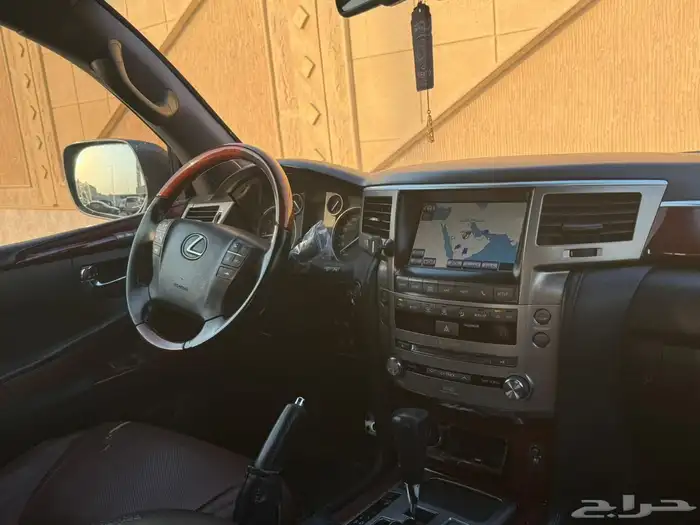 لكزس LX570 فل 2014 سعودي 7