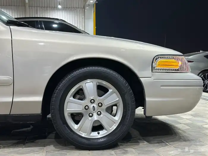 فورد فكتوريا موديل 2008 8