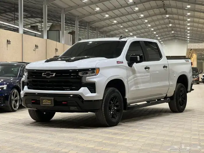 شيفروليه سيلفرادو موديل 2023 3