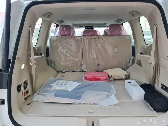 تويوتا لاندكروزر GXR4 بنزين 2025 ابيض 8