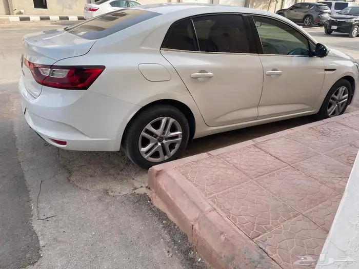 رينو ميغان 1