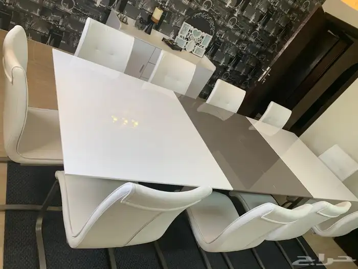 طاولة طعام 2