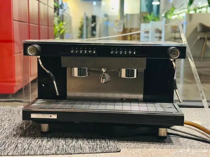 للبيع ماكينة اسبريسو احترافية - حالة ممتازة وجاهزة للعمل 0