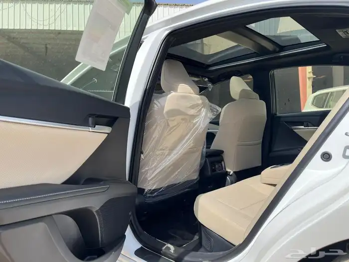 تويوتا كامري 2025 LEهايبرد 6