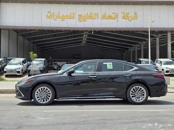 لكزس ES 350. ألساير DD أسود 2025 بالكاش والاقصاد 4