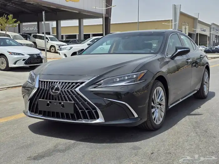 لكزس ES 350. ألساير DD أسود 2025 بالكاش والاقصاد 0