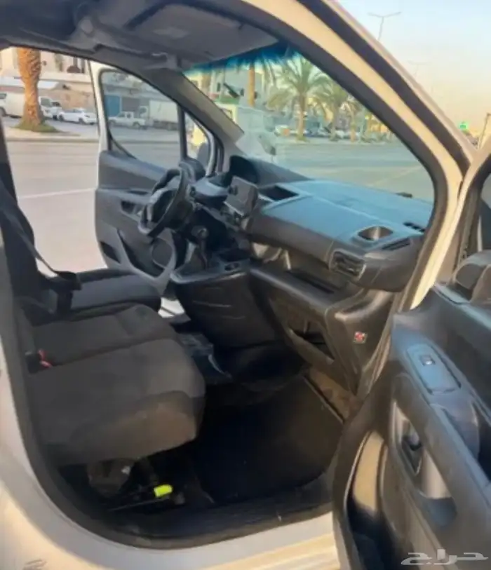 للبيع بيجو بارتنر 2021 2