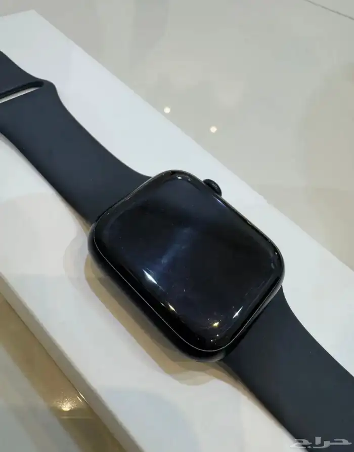 ساعة ابل الجيل السابع لون اسود مميزه 0