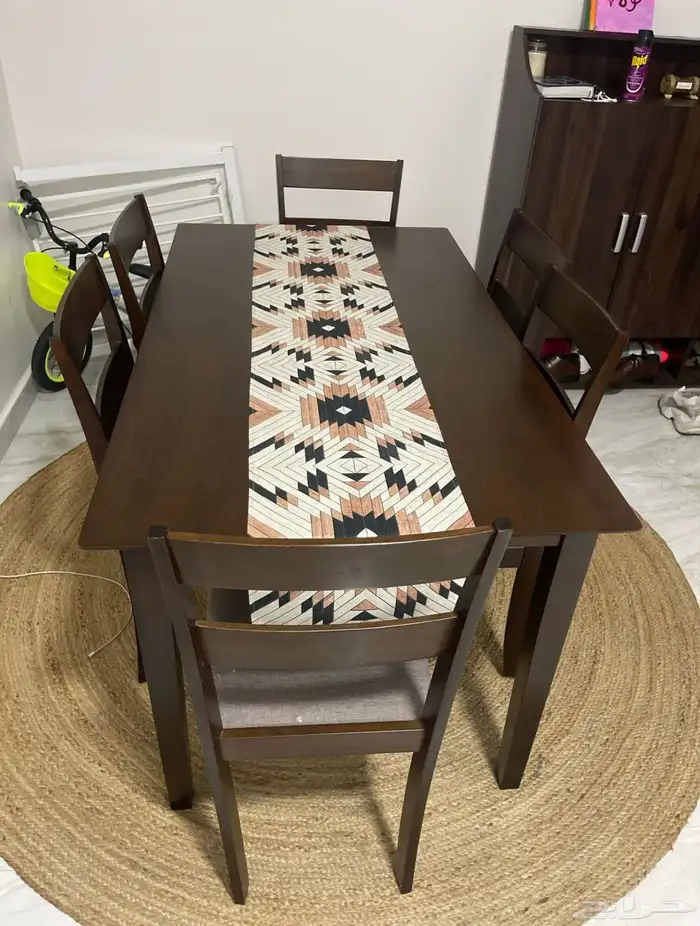 سفرة 6 اشخاص للبيع بحالة الجديد 1