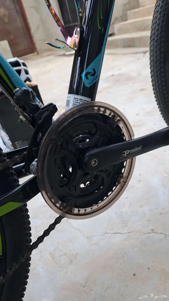 سيكل رياضي هجين من شركة رالي 21 سرعة و اكسسوراته 15