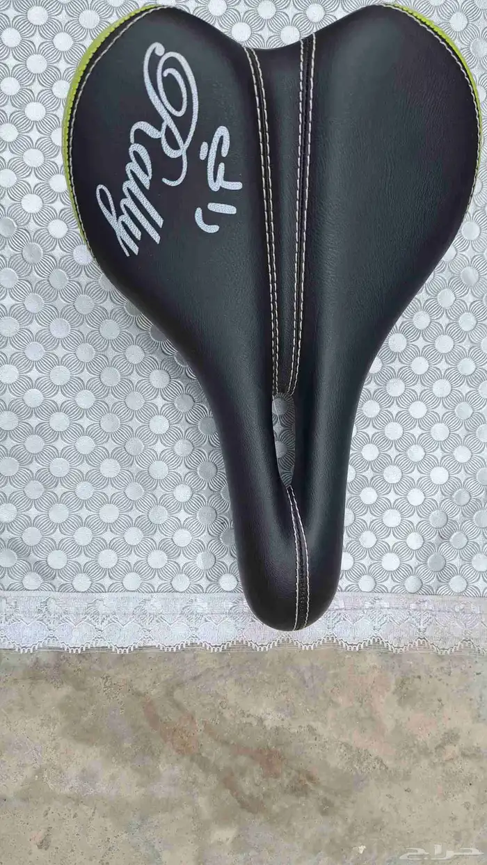 سيكل رياضي هجين من شركة رالي 21 سرعة و اكسسوراته 1