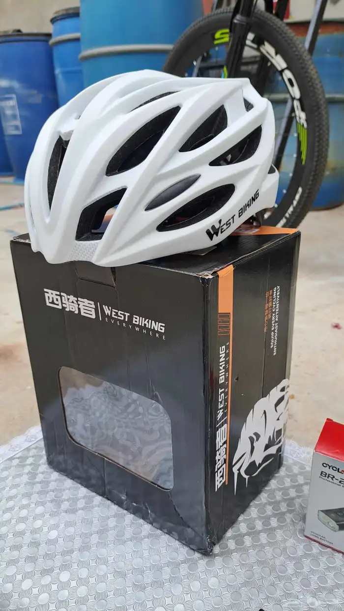 سيكل رياضي هجين من شركة رالي 21 سرعة و اكسسوراته 6