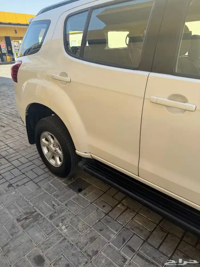 mux جيب ايسيزو للبيع 3