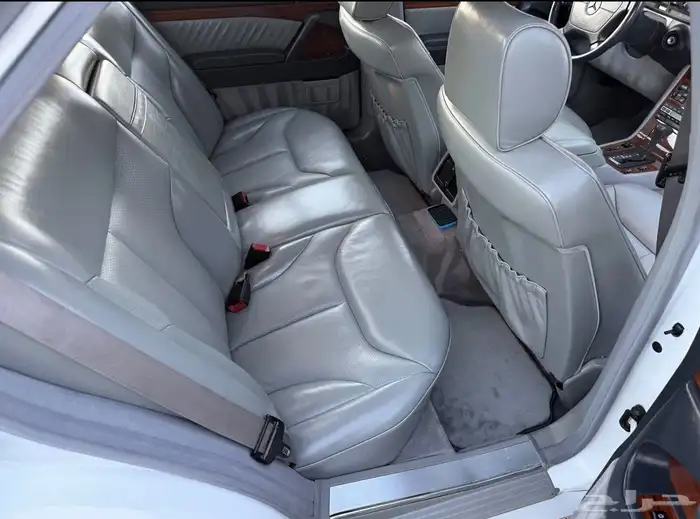 مرسيدس 1993 Mercedes-Benz 300SE 9