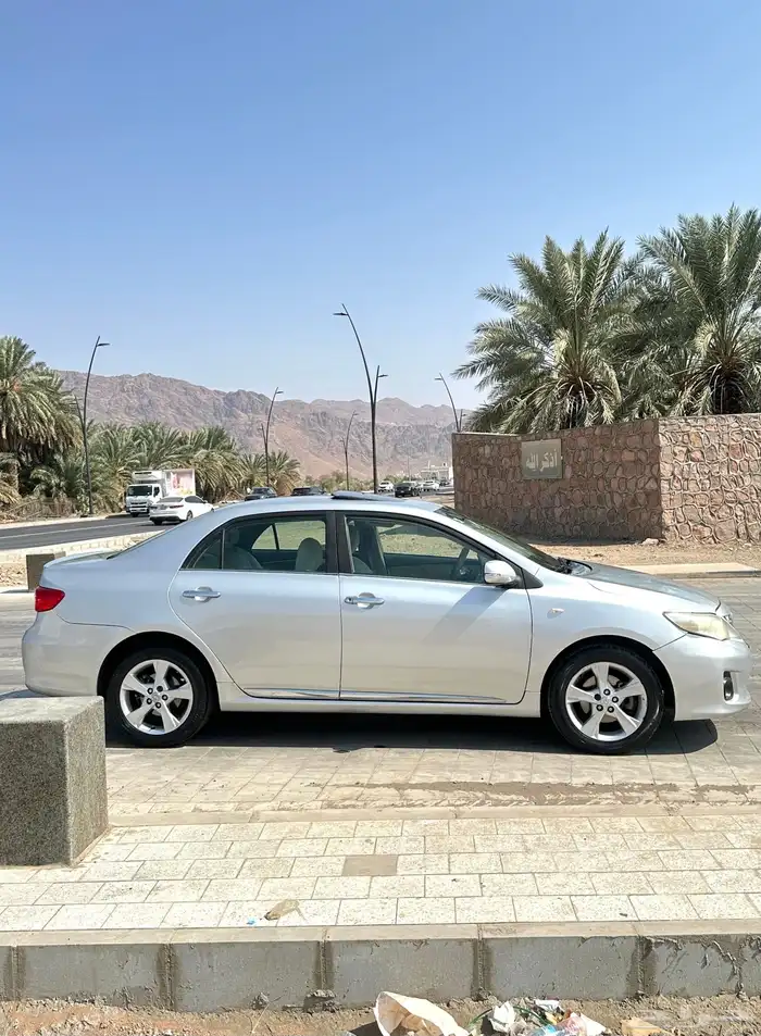 كورولا 2011 فل كامل للبيع 5