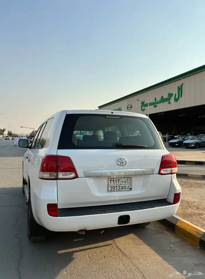 لاندكروزر 2010 3