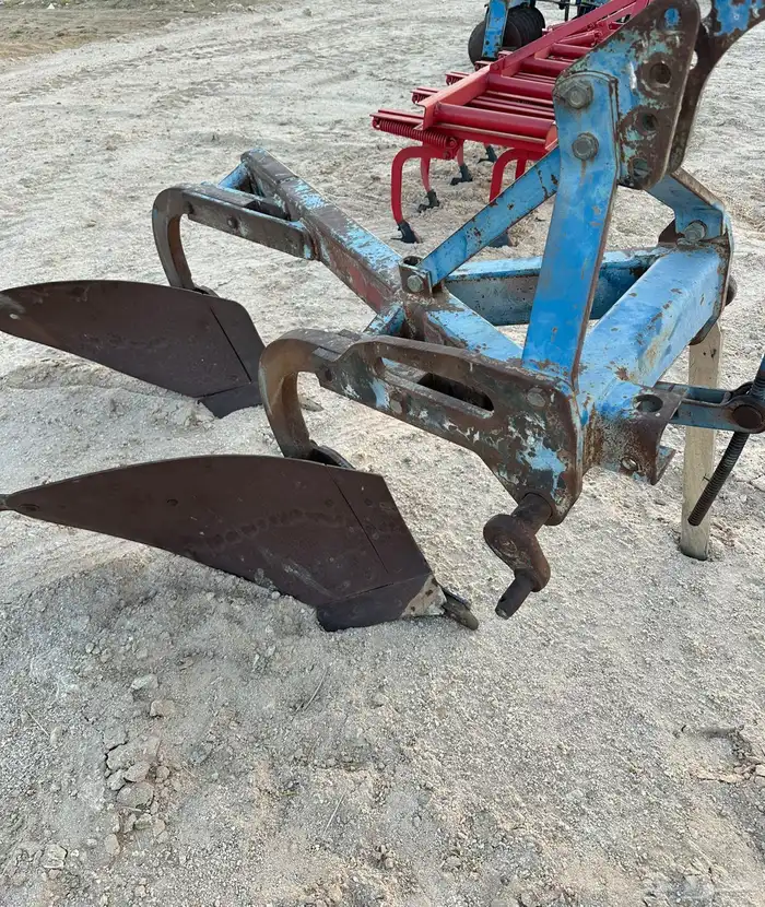 معدات زراعيه للبيع ( ملحقات حراثه ) 20