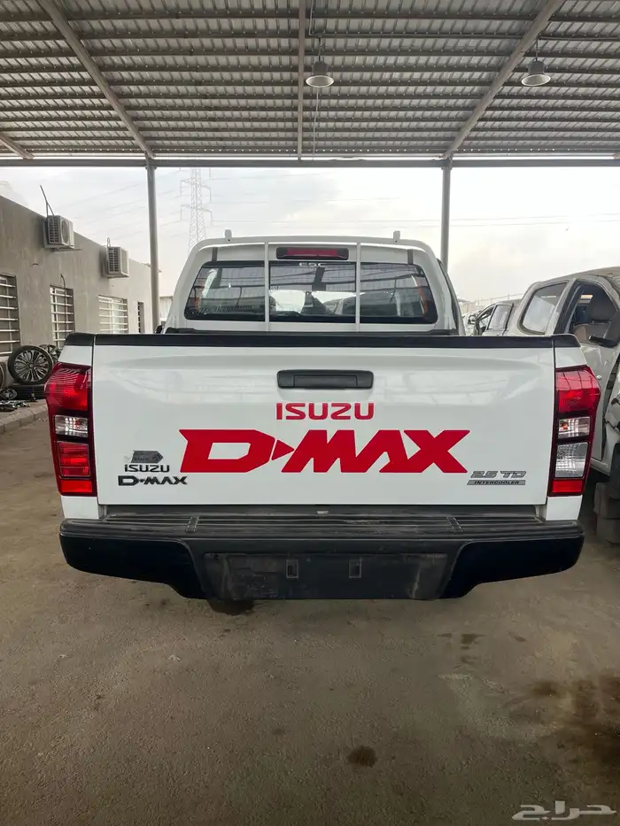 ايسوزو ديماكس 2023 مصدومه قطع غيار فقط 0