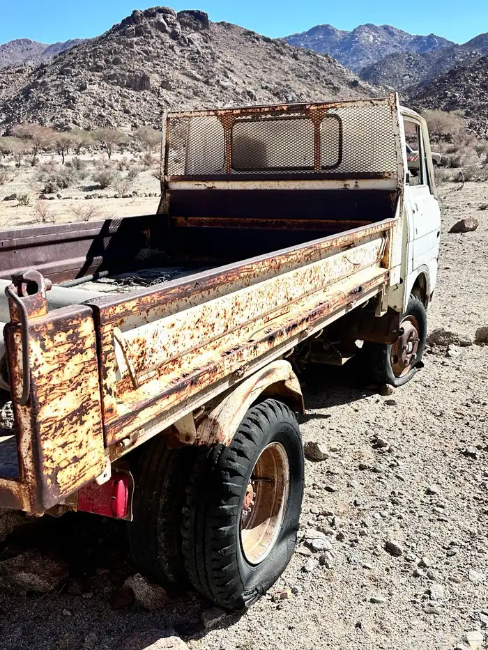 للبيع قلاب مازدا 3