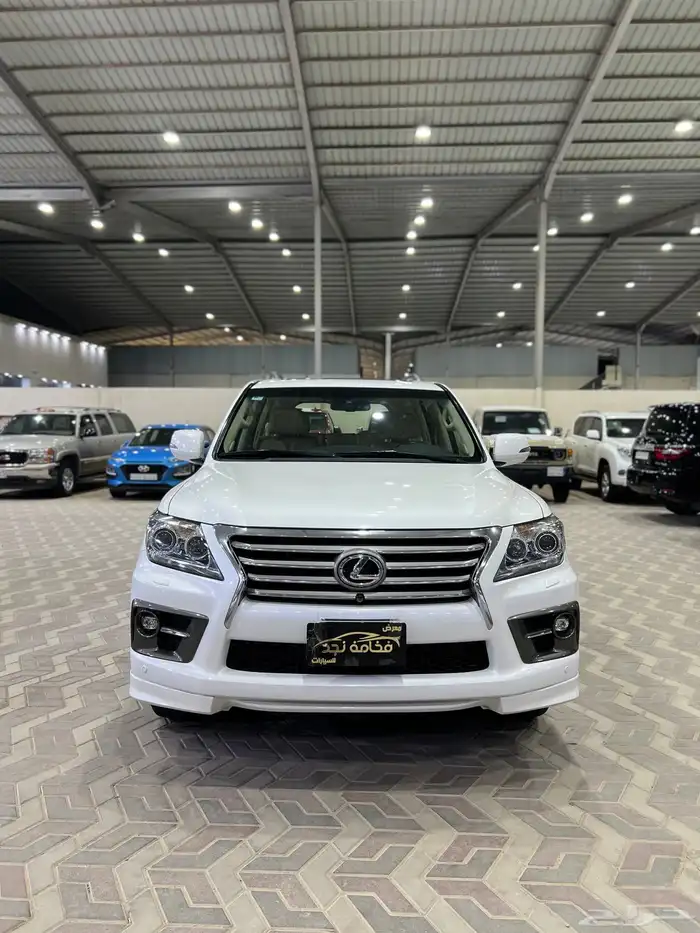 لكزس 2015 بريمي كلاسك ماشي 129 الف قمة فالنظافة السعر 170 0