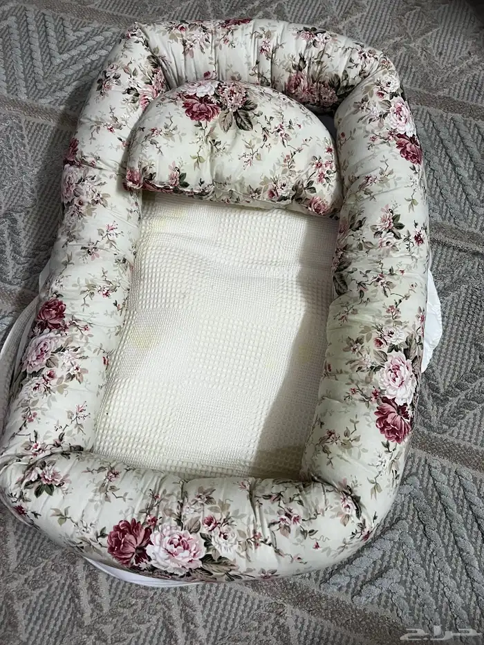 سرير متنقل قابل للطي   خفيف وسهل الحمل 0