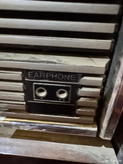 تلفزيون سوني خشبي تراثي من السبعينات index