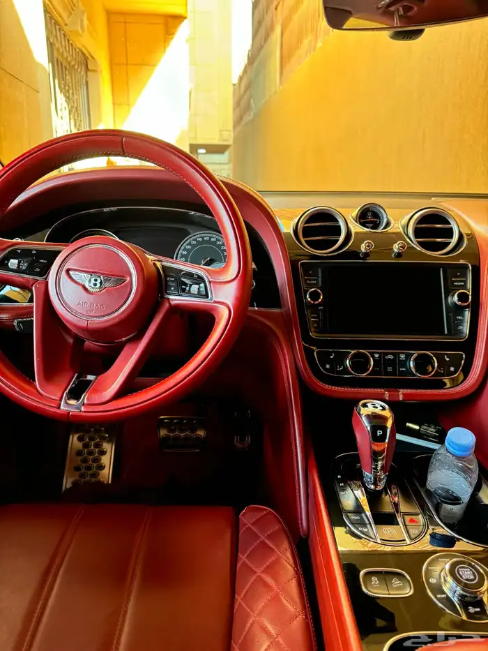 للبيع جيب بنتلي بنتايجا 2018 بدي وكالة W12 15