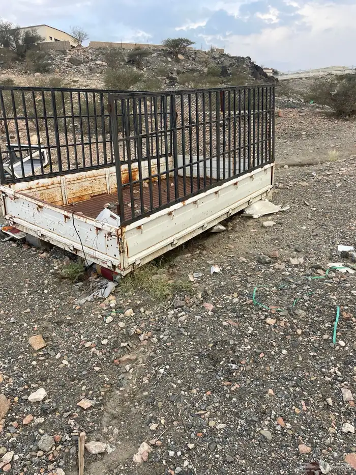 للبيع صندوق دينا تايوتا 82 بلد 2