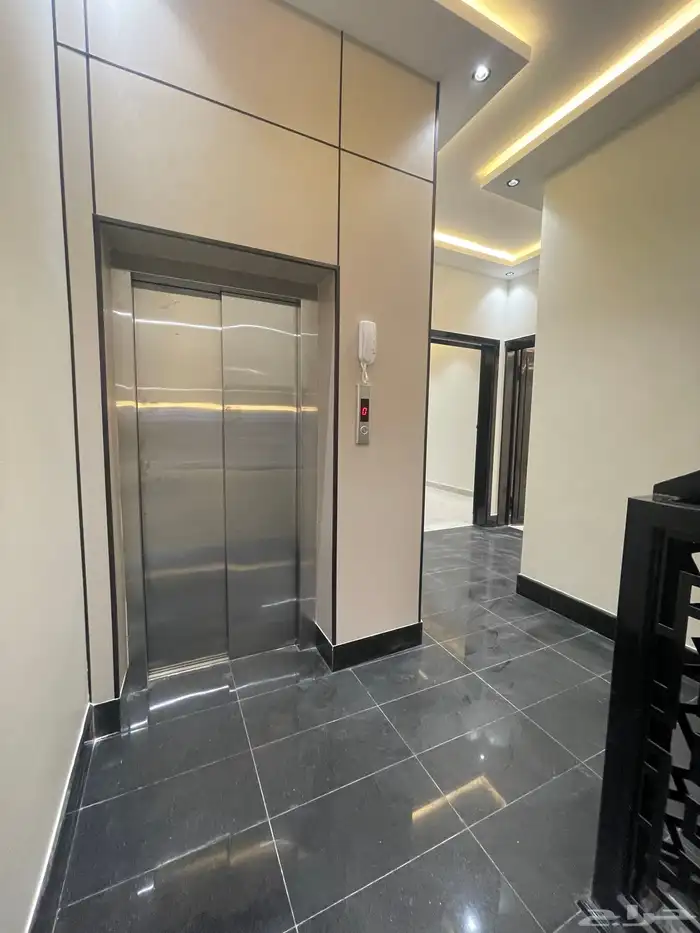 للبيع شقق وسيعه ارضي وعلوي بالمحاله ابها 8