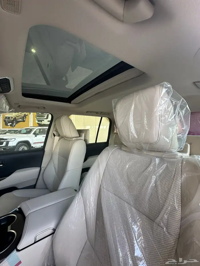 تويوتا GXRL4بريمي شهاده 2025 ابيض داخل بيج 3