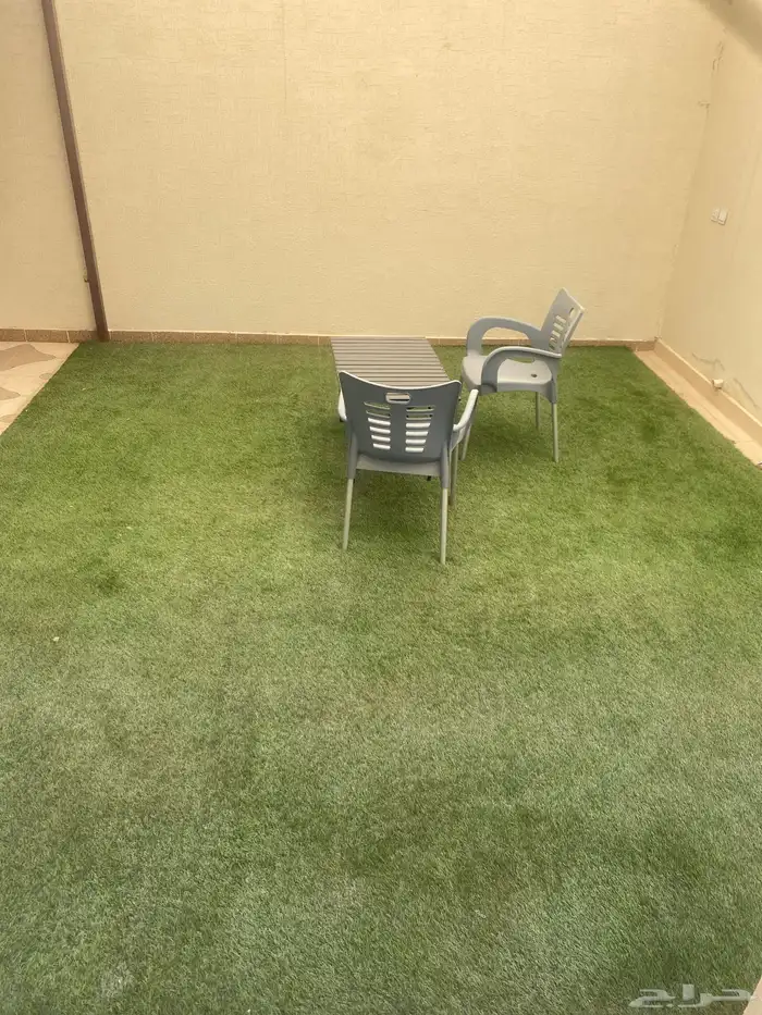 فرشه مزروعة للبيع للتواصل واتس (   ) 2