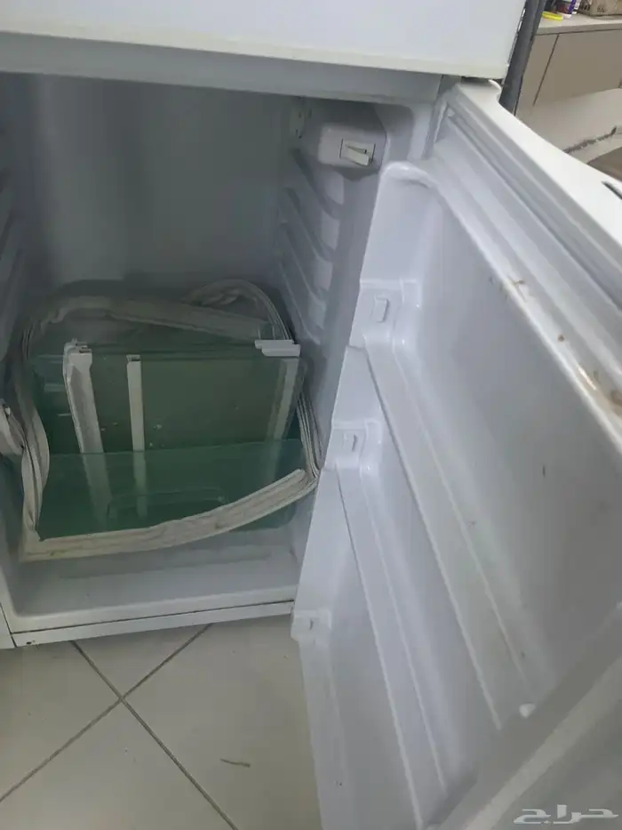 ثلاجه وفريزر للبيع 2