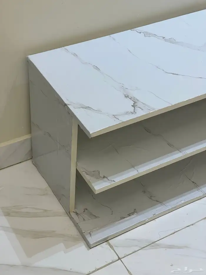 طاولة تلفزيون او شاشة مقاس 120 سم 1