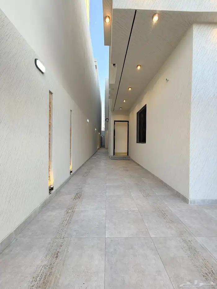 للبيع دور ارضي بمدخل سياره6غرف بأحد رفيده بسعر550الف 1