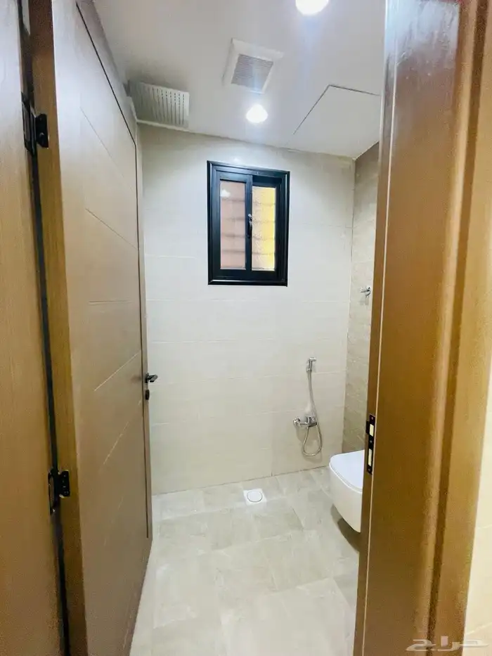 للبيع شقق علوي مع سطح خاص بحي الضيافة غرب الخميس بسعر 520 10