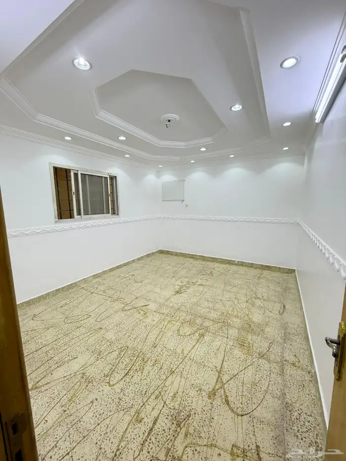 للإيجار دور أرضي بحي أشبيلية ب70 الف على الشور 6