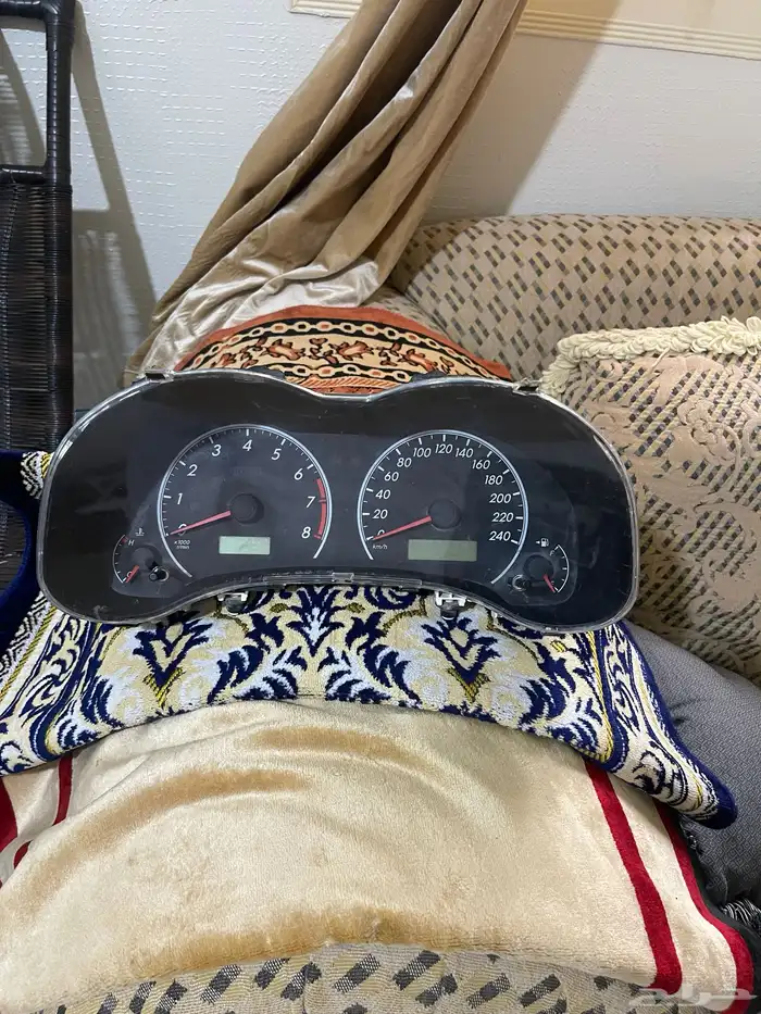 عداد كورلا من 2007-2013 ممشي حقيقي 180 الف وهوايات المكيف 5