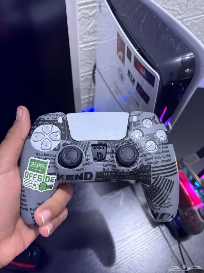 بلاستيشن فايف للبيع ون تيرا معه يدين الوكاله وسماعه وكرتونه 5