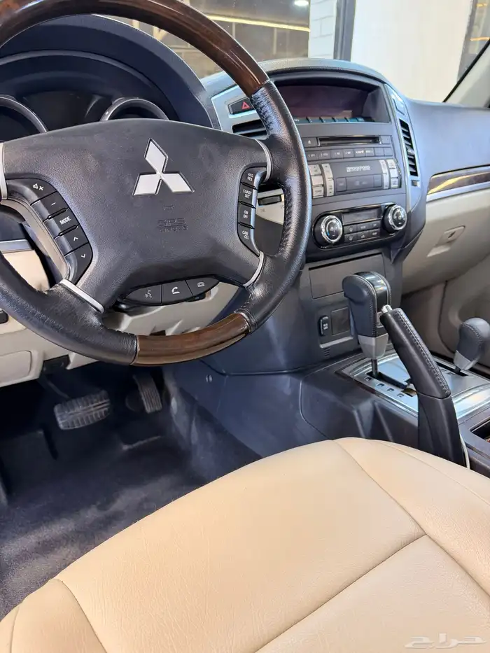 للبيع باجيرو 2015 35