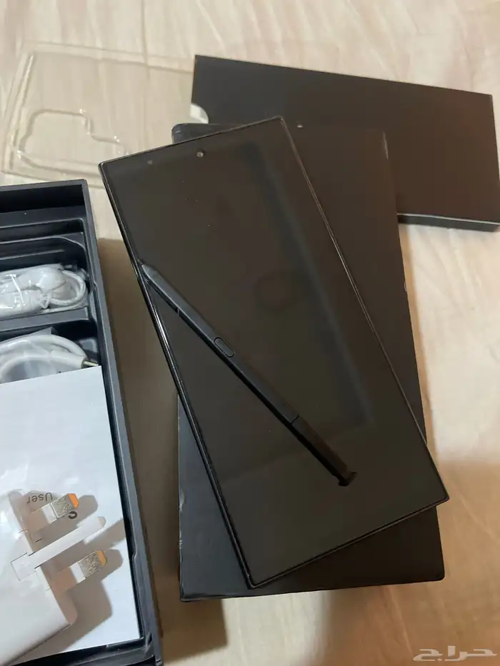 جوال s24 جديد بكرتونه يجي معاه الشاحن والسماعه والراس 1