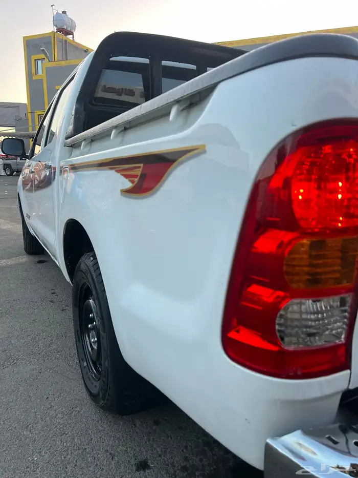 هايلوكس 2010 نظيف 8