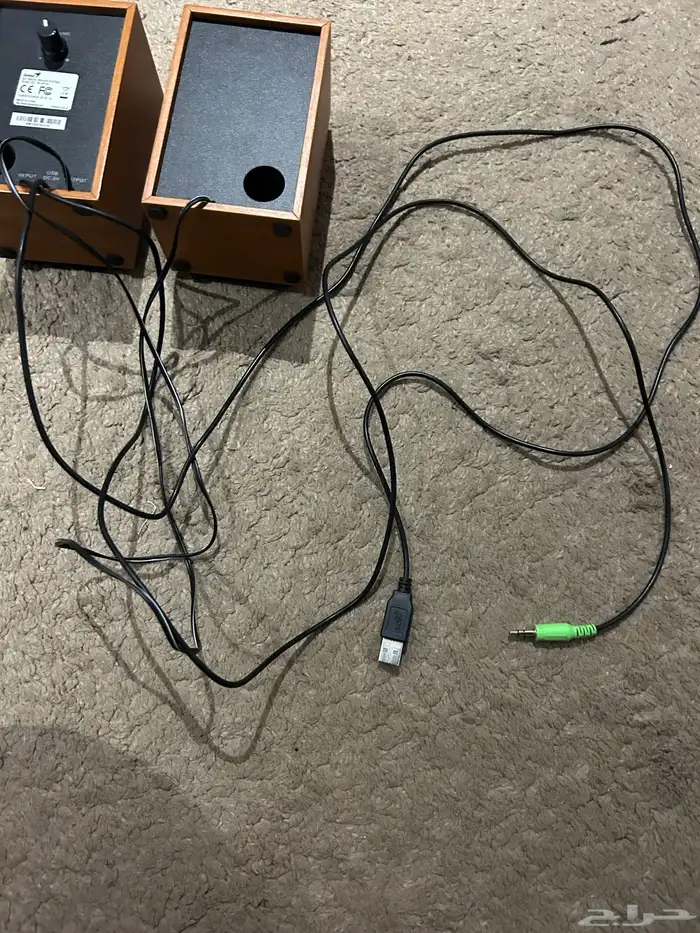 مكبر صوت للكمبيوتر ( سماعات خارجيه )لون اسود ولون خشبي 2